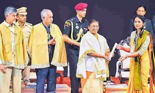 Provide medical services at patients doorsteps using technology, Naidu advises AIIMS students