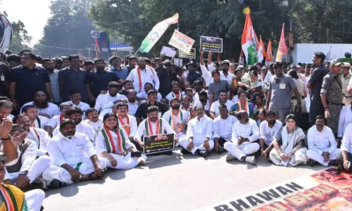 Congress protests seeking JPC on Adani issue