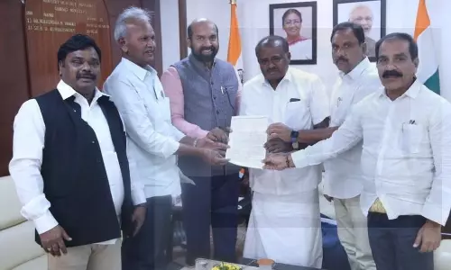 Visakha Ukku Parirakshana Committee Meets Union Steel Minister