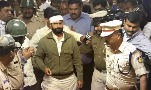 Karnataka: BJP Protests MLC CT Ravi’s Arrest, Alleges Mistreatment