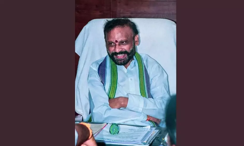 Standing committee approves 6 resolutions