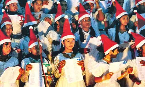 India Grooves To Desi Carols