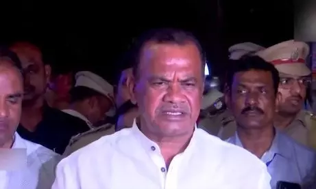 Minister Komatireddy Offers ₹25 Lakh to Stampede Victim Sritej
