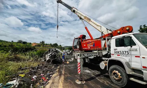 37 people die in a crash between a passenger bus and a truck in Brazil