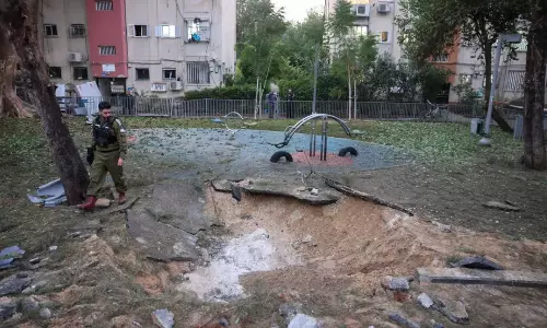 Missile Fired from Yemen Strikes Tel Aviv, 16 Injured