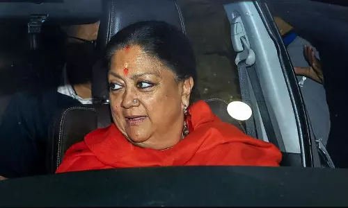 Car part of Vasundhara Rajes convoy overturns, 3 cops sustain minor injuries