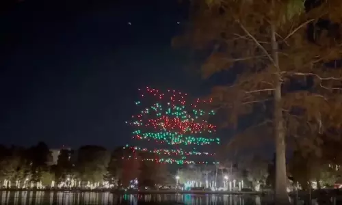 Many injured after drone crashes into crowd at Florida Christmas show