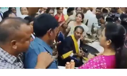 Kadapa: Heated argument between TD MLA and YSRC Mayor