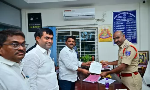 Congress MLC Teenmar Malanna filed complaint against Pushpa-2 actor, director and producer