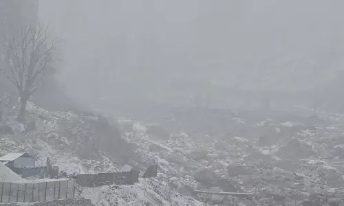 Tourists in Manali Face Troubles Amid Heavy Snowfall