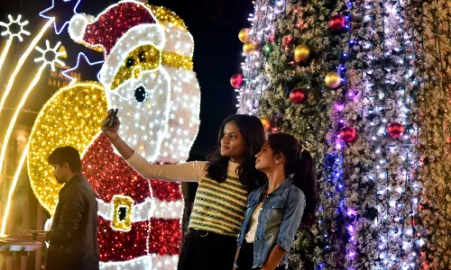 Hyderabad: Prayers, Charity, Shopping, Joy Mark Christmas Eve