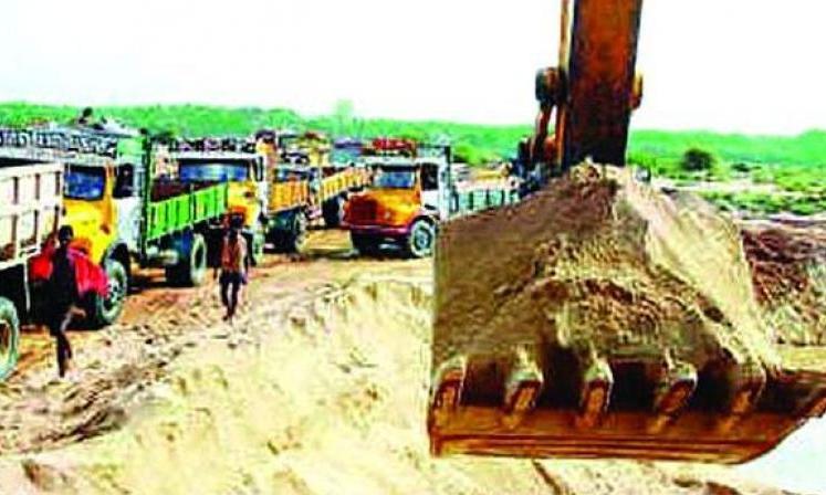 MP: Mining mafias attack officials after DM seizes tractor-trolley carrying illegal sand