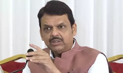 Fadnavis Holds Meeting to Expedite Agri Stack Initiative