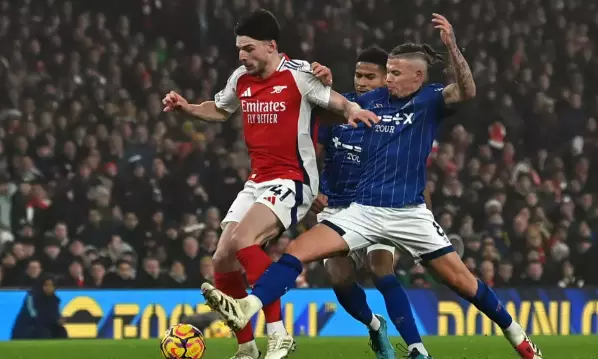 Arsenal Move Second After Ipswich Win, Rice Urges Trophy Push