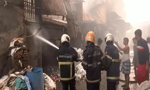 Major fire in Mumbai scrap godowns