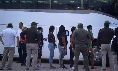 Mexico tests cellphone app allowing migrants to send alert if they are about to be detained in US