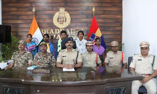 Maoists With Rs 4 Lakh Bounty on Their Heads Surrender