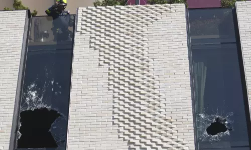 Hotel fire in popular Bangkok tourist area kills 3 foreigners