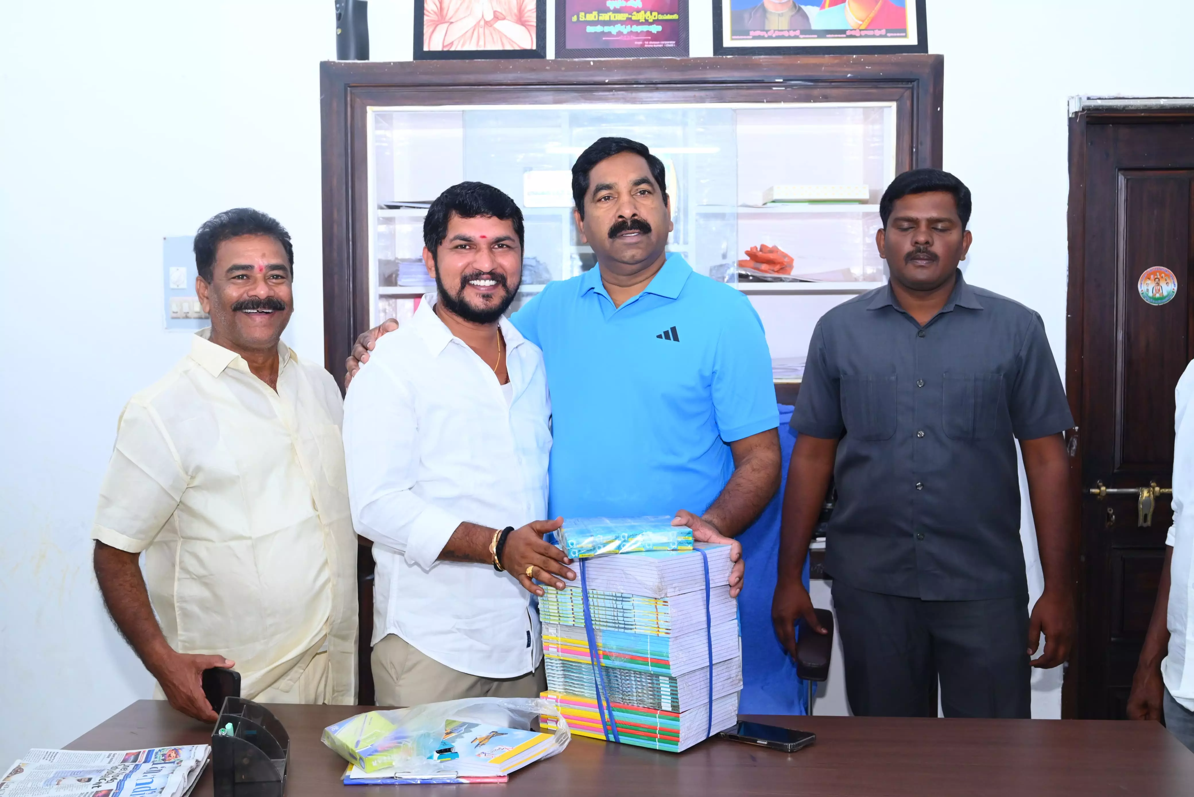 Wardhannapet MLA seeks books over bouquets for new year