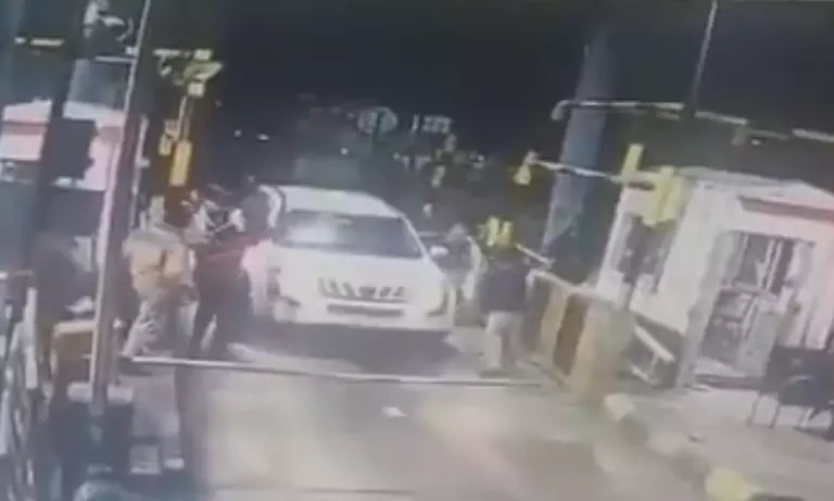 AP: Ganja smugglers run over cops after their vehicle gets stopped for inspection