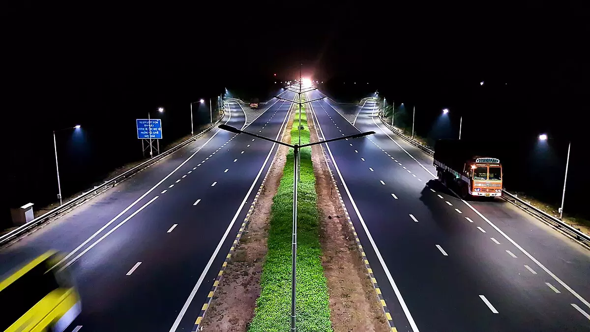 NHAI Exceeds Highway Target, Hits Record Rs 2.5 Lakh Crore Capex