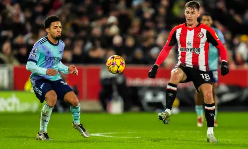 Arsenal moves up to 2nd place in Premier League with 3-1 win over Brentford