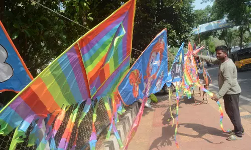 Vizag kite vendors gearing up for Sankranti with ban on manja