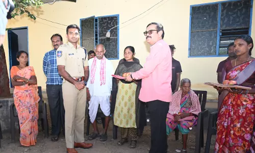 Mulugu SP urges kin of Maoist leaders to appeal for surrender