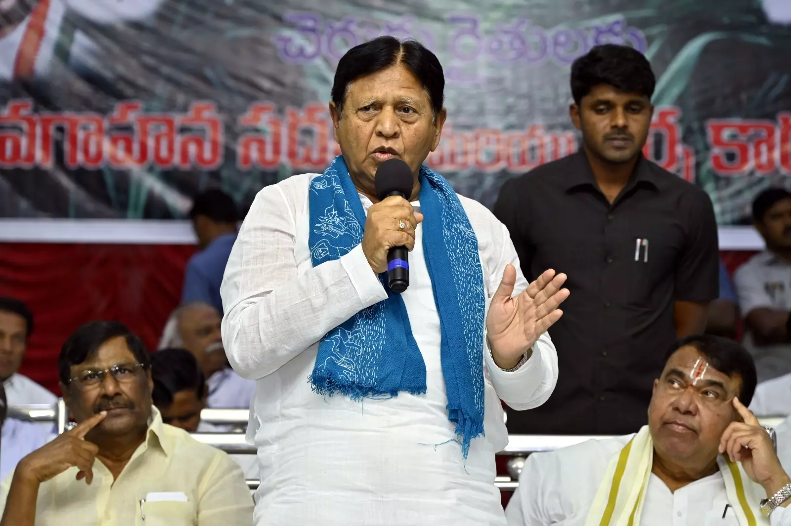 Farmers Want Nizam Sugars Reopened to Cultivate Sugarcane Farmers Want Nizam Sugars Reopened to Cultivate Sugarcane