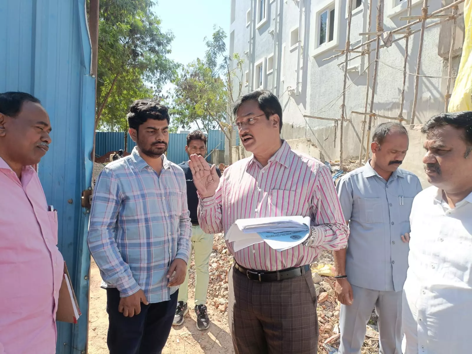 HYDRAA Commissioner Inspects Illegal Structure in Madhapur HYDRAA Commissioner Inspects Illegal Structure in Madhapur