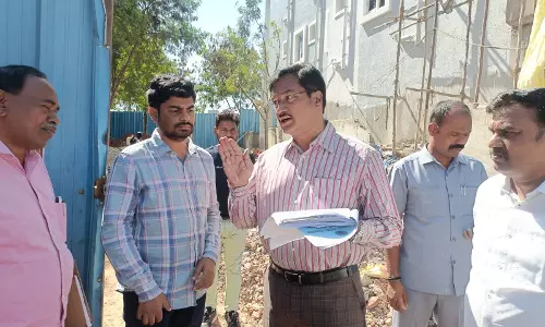 HYDRAA Commissioner Inspects Illegal Structure in Madhapur