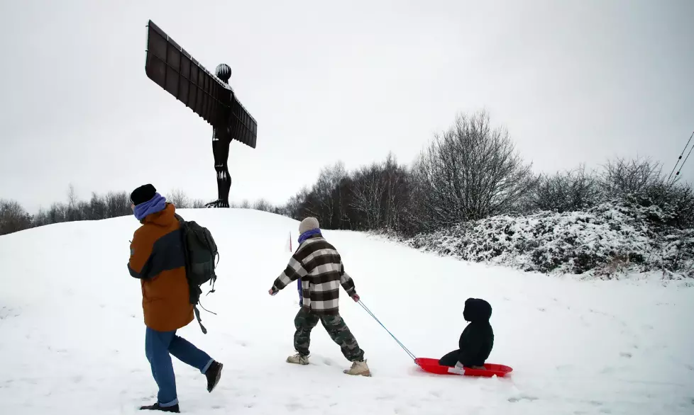 Heavy snow brings widespread disruption across UK, Germany Heavy snow brings widespread disruption across UK, Germany