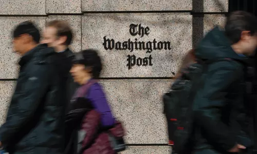 Washington Post cartoonist quits after paper rejects sketch of Bezos bowing to Trump Washington Post cartoonist quits after paper rejects sketch of Bezos bowing to Trump