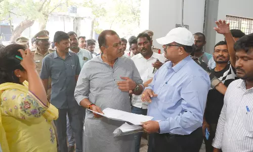 Enough docs to be posted to GGH of Nalgonda: Komatireddy