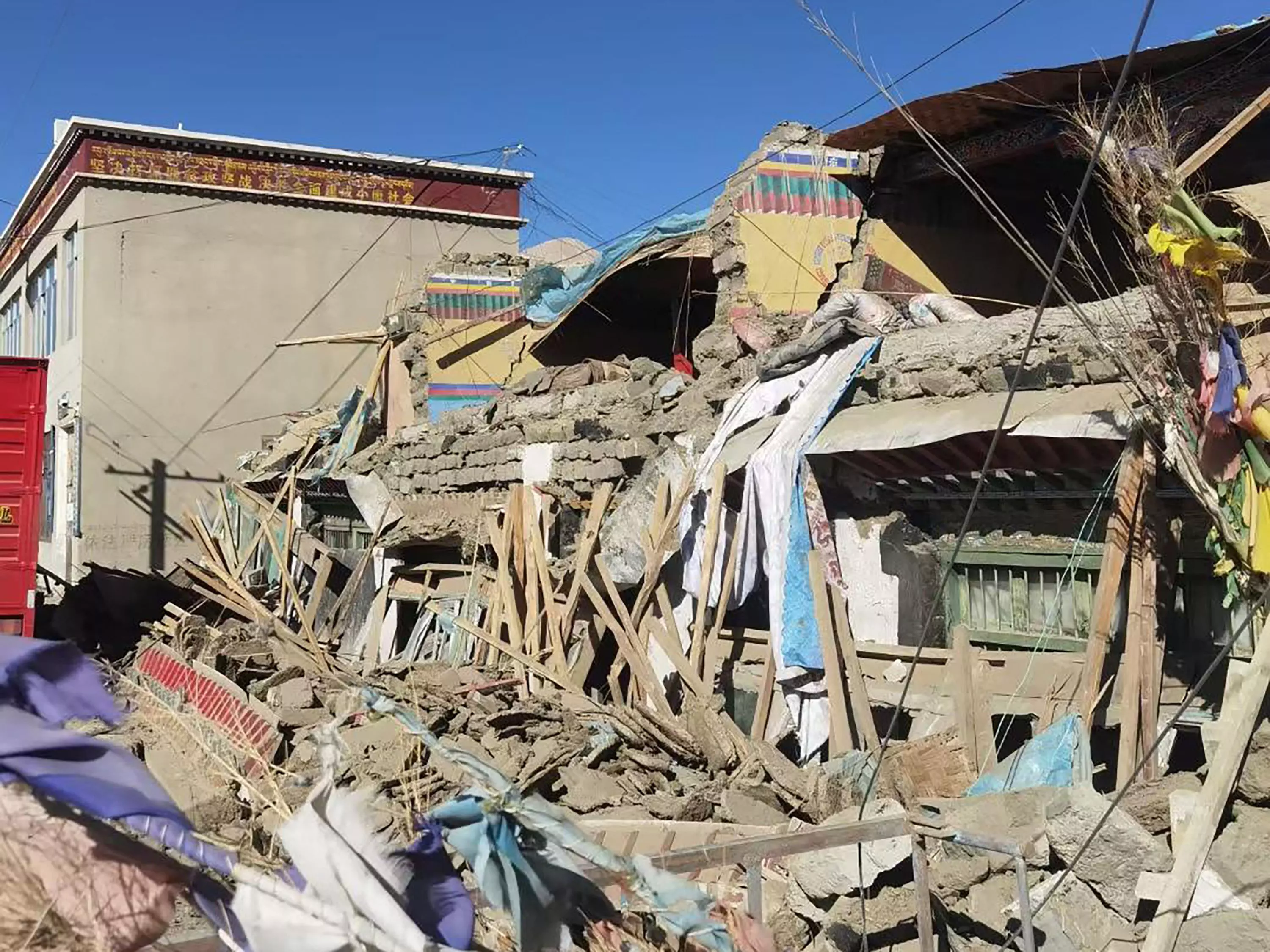 Tibet earthquake: Death toll rises to 126, many trapped Tibet earthquake: Death toll rises to 126, many trapped
