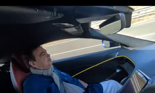 Gadkari witnesses rigorous testing of Thrie Beam Crash Barrier at Dhar