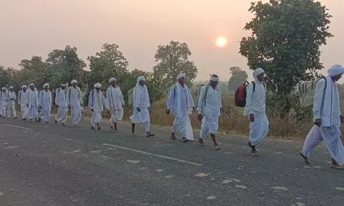 Adivasi Mesram clan start 150 km padayatra for Gangajal
