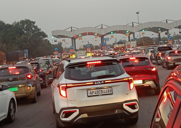 Massive Traffic Jam on Hyderabad-Vijayawada Highway