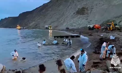 Russia forms an emergency task force as Kerch Strait oil spill continues to spread