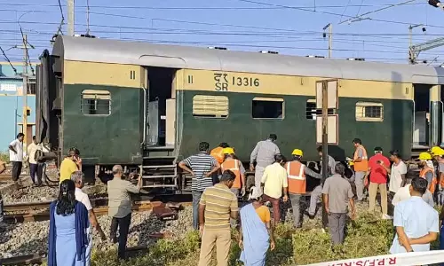 Train coach derails in Tamil Nadu