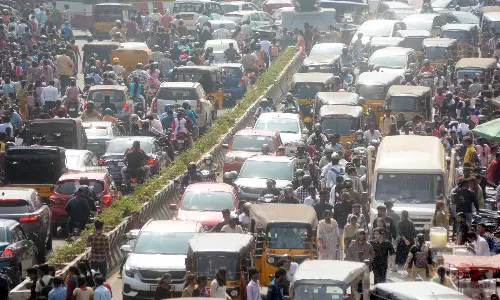 Traffic in Vizag Crawls With 22 Lakh Population Having 13.8 Lakh Vehicles
