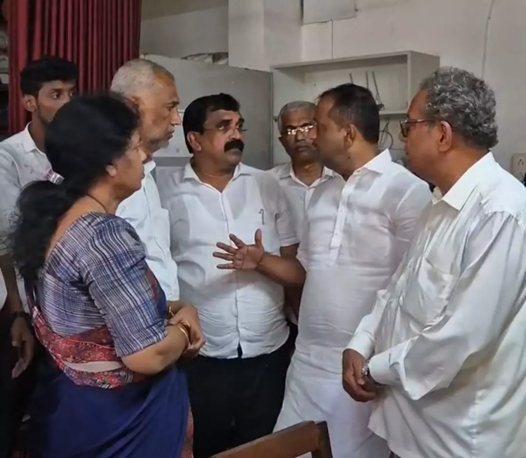 Mangaluru Bank Robbery: Rs 10-12 Cr Looted Mangaluru Bank Robbery: Rs 10-12 Cr Looted