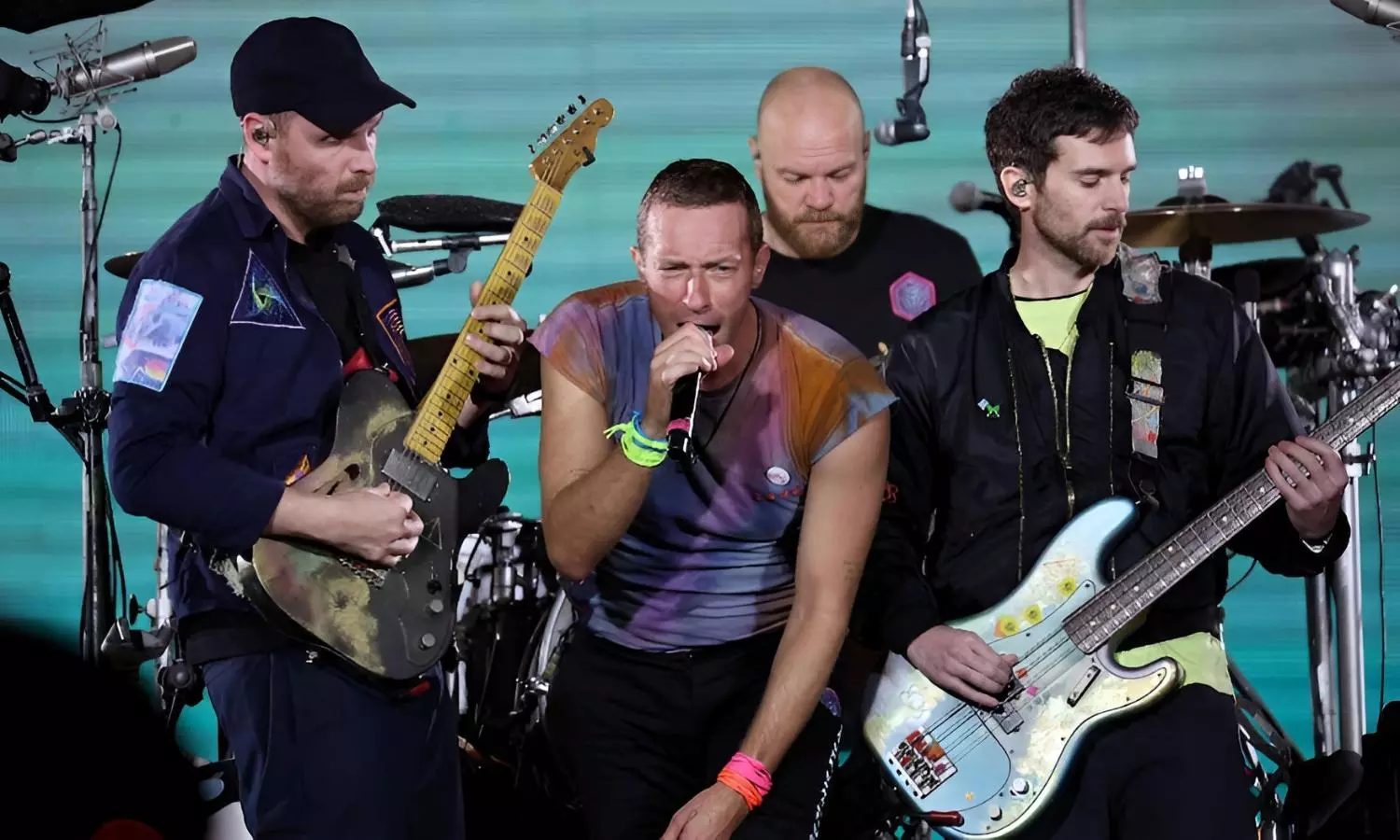 Fans band together to get Coldplay-ready, catch whats trending on Reddit Fans band together to get Coldplay-ready, catch whats trending on Reddit