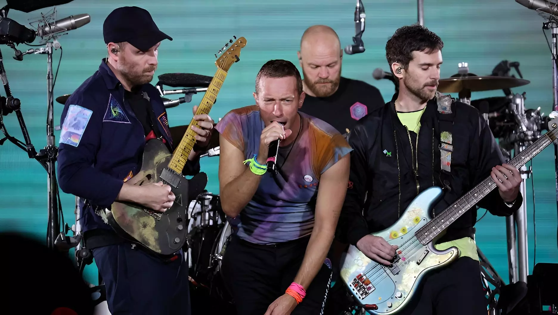 Fans band together to get Coldplay-ready, catch whats trending on Reddit Fans band together to get Coldplay-ready, catch whats trending on Reddit