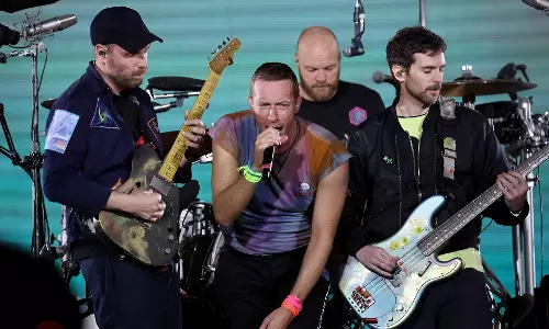 Fans band together to get Coldplay-ready, catch whats trending on Reddit