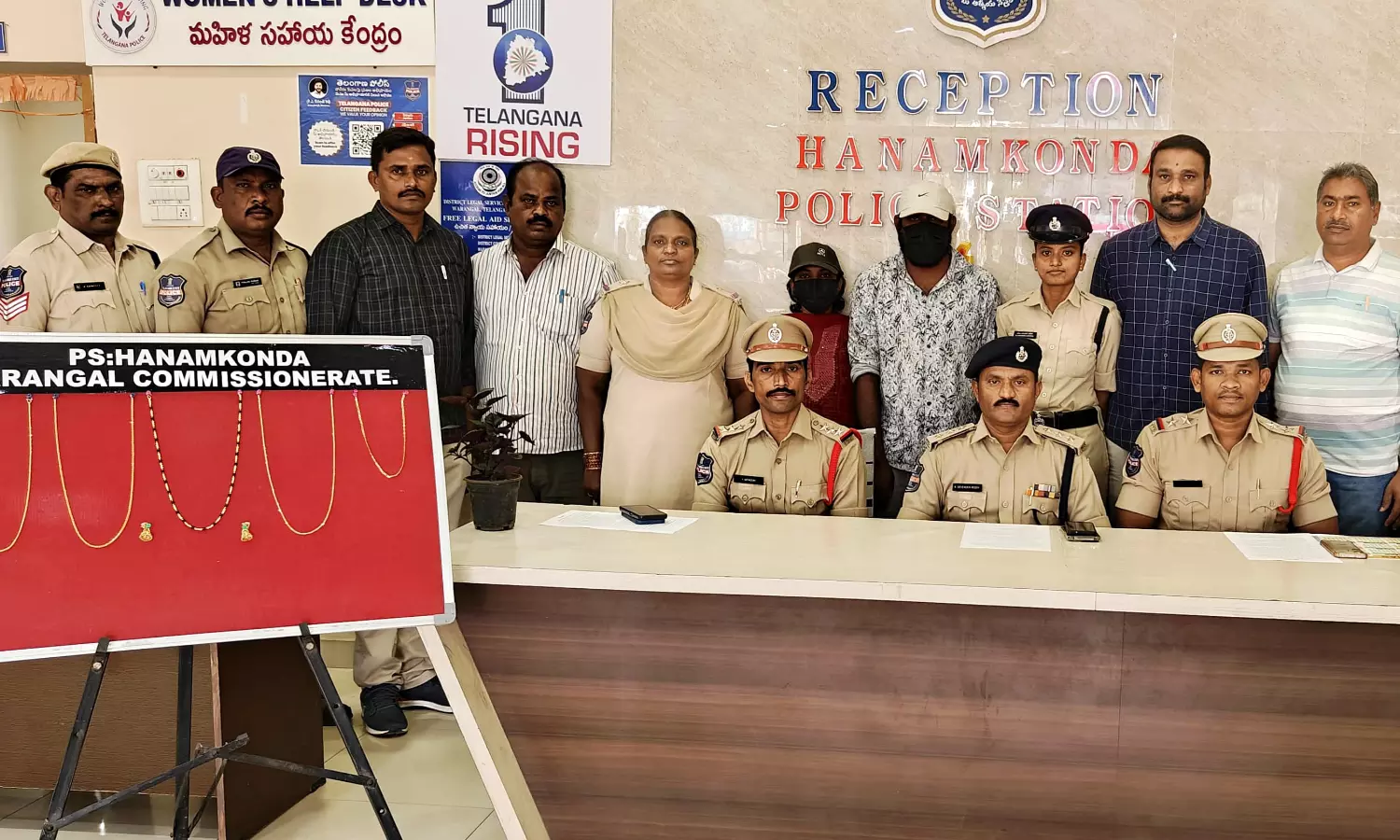 Hanamkonda: Couple held for stealing gold from RTC passengers