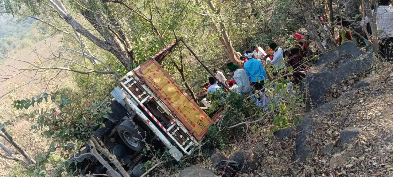 Adilabad: Two Adivasi devotees succumb after mishap