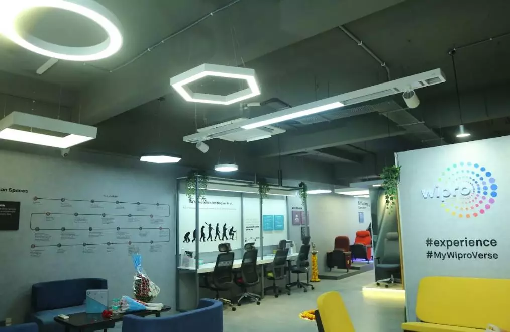 Smart lighting, ergonomics can foster productivity, well-being at work spaces Smart lighting, ergonomics can foster productivity, well-being at work spaces