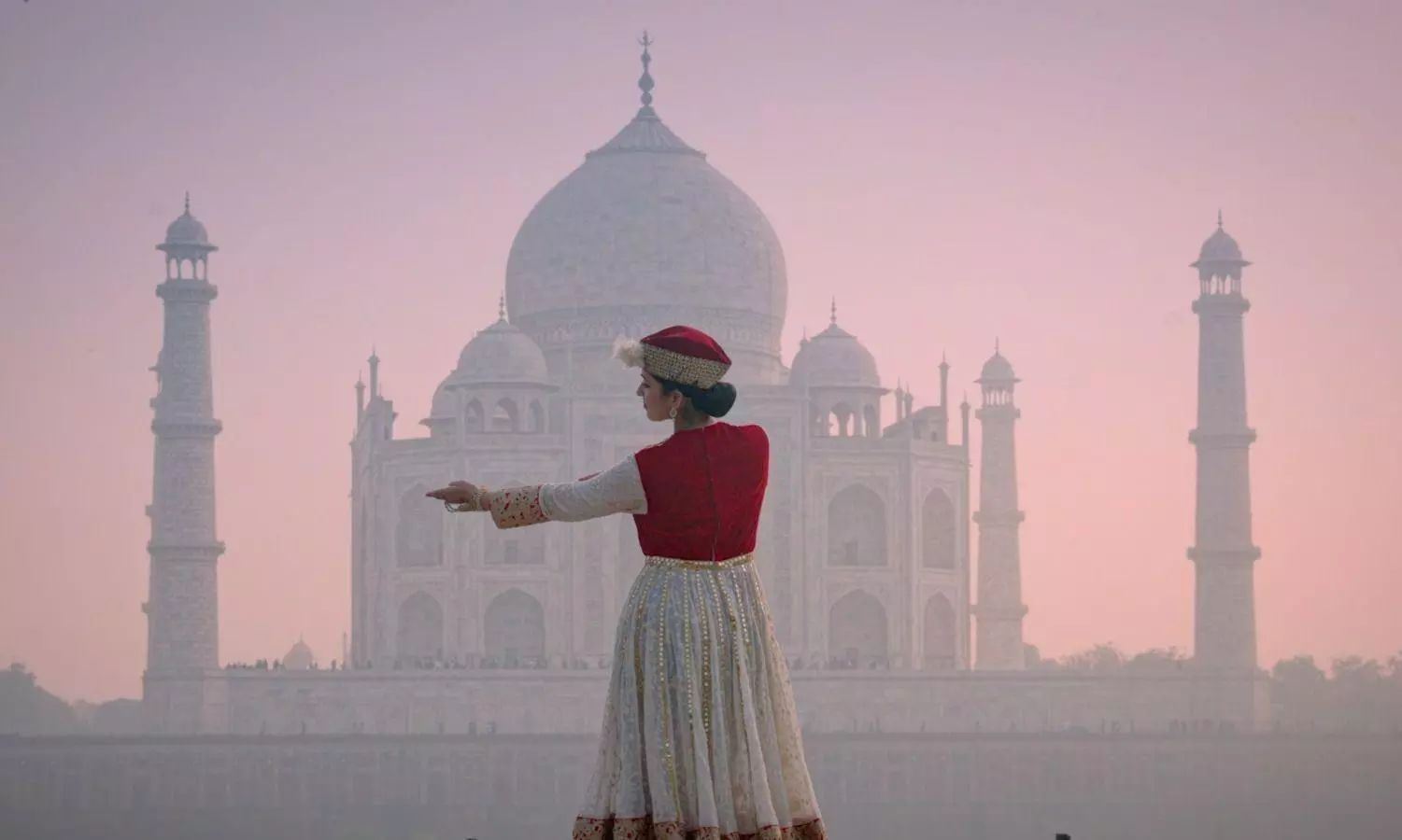 Watch Magical ‘Pyar Kiya To Darna Kya at Taj Mahal