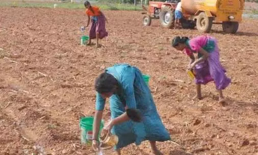 Get more landless labourers enrolled for Bharosa, say agricultural workers bodies